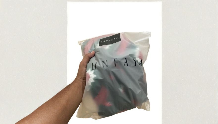 poly mailer is best for apparel packaging